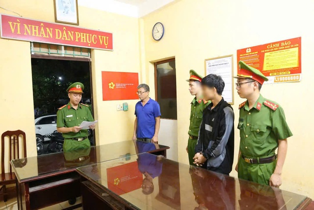 Tạm giữ hình sự người nhà bệnh nhân hành hung điều dưỡng Bệnh viện Đa khoa Nam Định - Ảnh 2. Tạm giữ hình sự người nhà bệnh nhân hành hung điều dưỡng Bệnh viện Đa khoa Nam Định - Ảnh 2.