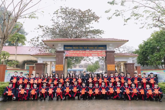 Nam sinh trường huyện 3 lần thi đánh giá tư duy, ‘bứt tốc’ trở thành thủ khoa toàn quốc- Ảnh 1. Nam sinh trường huyện 3 lần thi đánh giá tư duy, ‘bứt tốc’ trở thành thủ khoa toàn quốc- Ảnh 1.