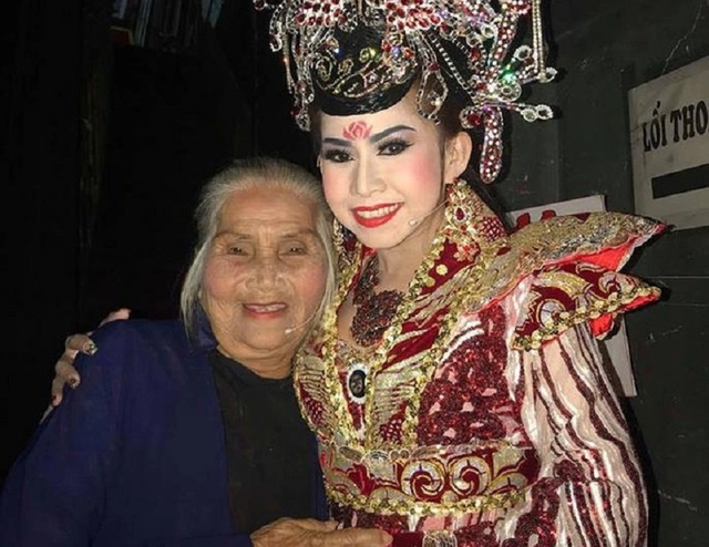 'Cô đào lẳng lơ gian ác' và cuộc đời đẫm nước mắt, tuổi U90 vất vả mưu sinh sống trong nhà trọ- Ảnh 2. 'Cô đào lẳng lơ gian ác' và cuộc đời đẫm nước mắt, tuổi U90 vất vả mưu sinh sống trong nhà trọ- Ảnh 2.