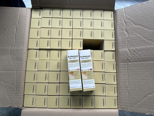 Hà Nội: Phát hiện hơn 5.000 lọ mỹ phẩm nhập lậu tại cơ sở thuộc Công ty Dược mỹ phẩm Ngân Korea - Ảnh 2. Hà Nội: Phát hiện hơn 5.000 lọ mỹ phẩm nhập lậu tại cơ sở thuộc Công ty Dược mỹ phẩm Ngân Korea - Ảnh 2.