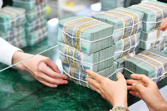 Xuất hiện ngân hàng có lãi suất tới hơn 8% khi gửi tiết kiệm 12 tháng: Gửi tiết kiệm 300 triệu đồng nhận tối đa bao nhiêu tiền lãi?- Ảnh 2. Xuất hiện ngân hàng có lãi suất tới hơn 8% khi gửi tiết kiệm 12 tháng: Gửi tiết kiệm 300 triệu đồng nhận tối đa bao nhiêu tiền lãi?- Ảnh 2.