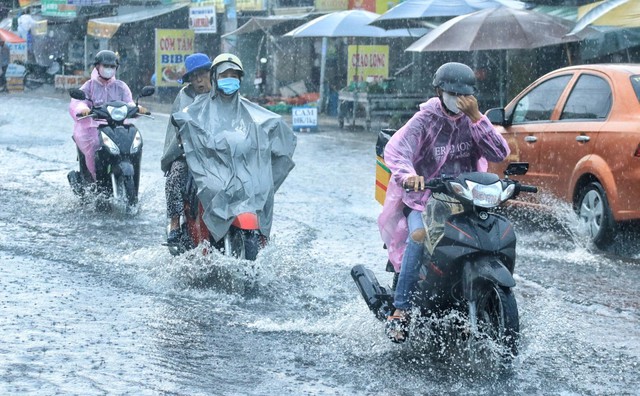 Những nơi nào có mưa rất to hôm nay do ảnh hưởng của áp thấp nhiệt đới?- Ảnh 2. Những nơi nào có mưa rất to hôm nay do ảnh hưởng của áp thấp nhiệt đới?- Ảnh 2.