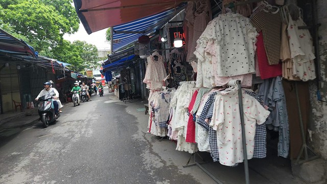 Chợ nhà Xanh - nơi được mệnh danh là 'thiên đường mua sắm' ảm đạm đến lạ thường!- Ảnh 10. Chợ nhà Xanh - nơi được mệnh danh là 'thiên đường mua sắm' ảm đạm đến lạ thường!- Ảnh 10.