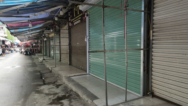 Chợ nhà Xanh - nơi được mệnh danh là 'thiên đường mua sắm' ảm đạm đến lạ thường!- Ảnh 5. Chợ nhà Xanh - nơi được mệnh danh là 'thiên đường mua sắm' ảm đạm đến lạ thường!- Ảnh 5.