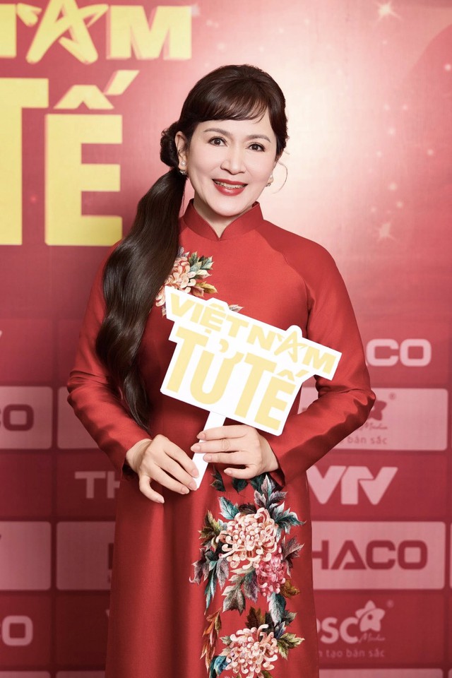 Vẻ đẹp ở tuổi hưu của nữ NSND là nguyên Phó Giám đốc Nhà hát Kịch Hà Nội - Ảnh 10. Vẻ đẹp ở tuổi hưu của nữ NSND là nguyên Phó Giám đốc Nhà hát Kịch Hà Nội - Ảnh 10.