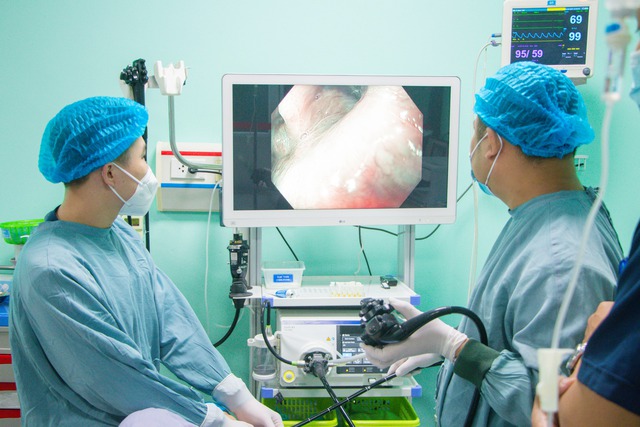 Người đàn ông 63 tuổi ở Phú Thọ phát hiện sớm nguy cơ ung thư đại tràng từ dấu hiệu nhiều người Việt bỏ qua- Ảnh 2. Người đàn ông 63 tuổi ở Phú Thọ phát hiện sớm nguy cơ ung thư đại tràng từ dấu hiệu nhiều người Việt bỏ qua- Ảnh 2.
