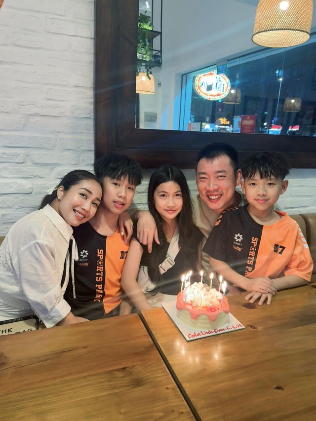 Nữ NSƯT đưa con sang Úc chơi cũng bị khán giả công kích- Ảnh 3. Nữ NSƯT đưa con sang Úc chơi cũng bị khán giả công kích- Ảnh 3.