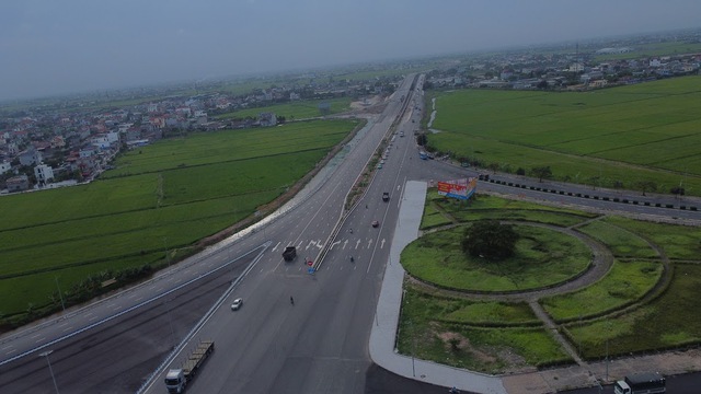 Công nhân phơi mình trong chảo lửa để thi công tuyến đường 6.400 tỷ đồng ở Nam Định- Ảnh 14. Công nhân phơi mình trong chảo lửa để thi công tuyến đường 6.400 tỷ đồng ở Nam Định- Ảnh 14.