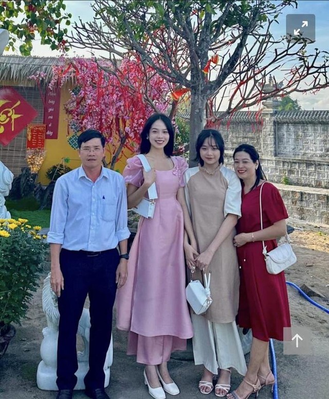 Mẹ ruột Hoa hậu Việt Nam quê Đà Nẵng có đời thực giản dị khiến nhiều người bất ngờ- Ảnh 8. Mẹ ruột Hoa hậu Việt Nam quê Đà Nẵng có đời thực giản dị khiến nhiều người bất ngờ- Ảnh 8.
