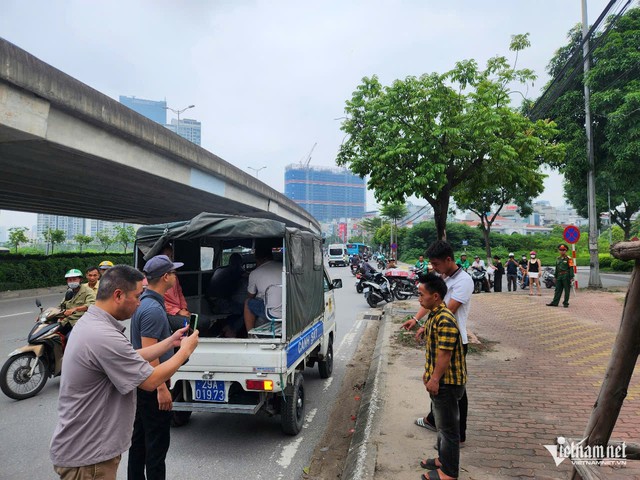 Tin sáng 17/6: Thông tin mới nhất vụ 2 người vùng cao bị thu 4,2 triệu đồng cho 1 cuốc taxi; sân bay Thọ Xuân tạm dừng khai thác do liên tiếp có vật thể lạ- Ảnh 2. Tin sáng 17/6: Thông tin mới nhất vụ 2 người vùng cao bị thu 4,2 triệu đồng cho 1 cuốc taxi; sân bay Thọ Xuân tạm dừng khai thác do liên tiếp có vật thể lạ- Ảnh 2.