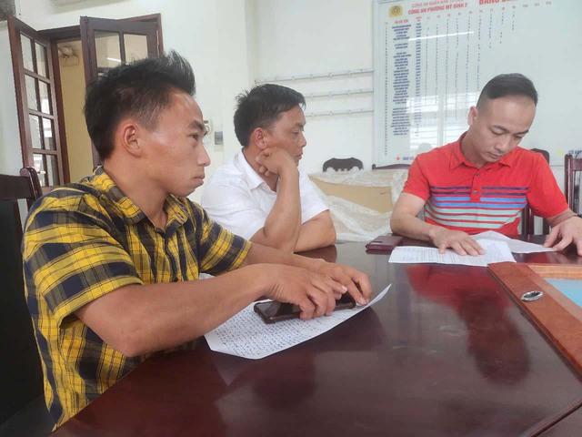 Hà Nội: Tạm giữ 3 đối tượng liên quan vụ 'chặt chém' gần 5 triệu đồng của 2 người đồng bào dân tộc- Ảnh 1. Hà Nội: Tạm giữ 3 đối tượng liên quan vụ 'chặt chém' gần 5 triệu đồng của 2 người đồng bào dân tộc- Ảnh 1.