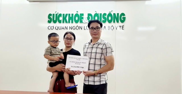 Hơn 31 triệu đồng đến với bé 17 tháng tuổi từng đứng trước nguy cơ bị mù lòa- Ảnh 2. Hơn 31 triệu đồng đến với bé 17 tháng tuổi từng đứng trước nguy cơ bị mù lòa- Ảnh 2.
