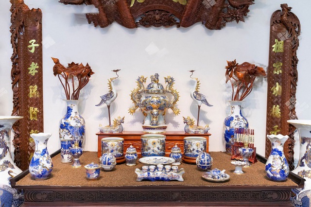 Những điều cấm kỵ khi lau chùi lư hương để bảo vệ tài lộc, may mắn cho gia đình- Ảnh 5. Những điều cấm kỵ khi lau chùi lư hương để bảo vệ tài lộc, may mắn cho gia đình- Ảnh 5.