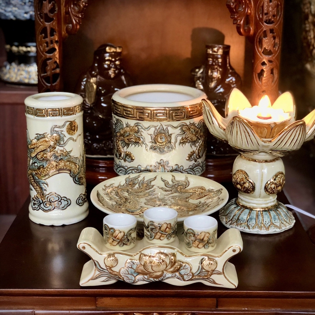Những điều cấm kỵ khi lau chùi lư hương để bảo vệ tài lộc, may mắn cho gia đình- Ảnh 6. Những điều cấm kỵ khi lau chùi lư hương để bảo vệ tài lộc, may mắn cho gia đình- Ảnh 6.