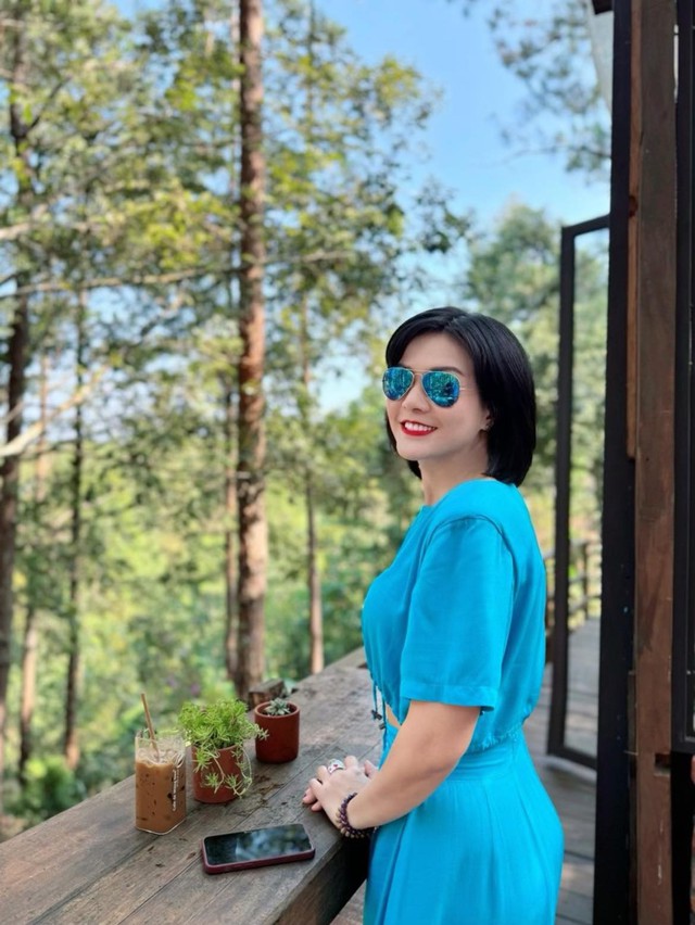 'Chân dài' ở Hà Nội cùng thời Hoa hậu Hà Kiều Anh giờ nhan sắc thay đổi ra sao?- Ảnh 8. 'Chân dài' ở Hà Nội cùng thời Hoa hậu Hà Kiều Anh giờ nhan sắc thay đổi ra sao?- Ảnh 8.