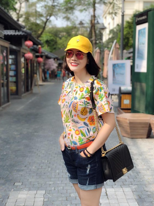 'Chân dài' ở Hà Nội cùng thời Hoa hậu Hà Kiều Anh giờ nhan sắc thay đổi ra sao?- Ảnh 9. 'Chân dài' ở Hà Nội cùng thời Hoa hậu Hà Kiều Anh giờ nhan sắc thay đổi ra sao?- Ảnh 9.