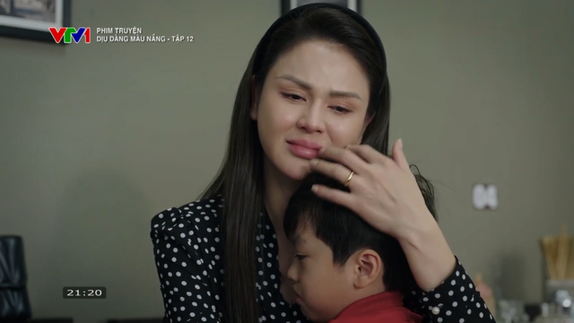 'Dịu dàng màu nắng' tập mới nhất: Bé Khoai bỏ nhà đi tìm mẹ, Lan Anh viết đơn ly hôn để lại cho chồng- Ảnh 3.