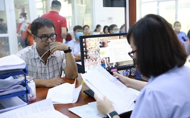 4 nhóm cán bộ, công chức, viên chức nghỉ hưu trước tuổi diện tinh giản biên chế theo quy định mới nhất - Ảnh 2. 4 nhóm cán bộ, công chức, viên chức nghỉ hưu trước tuổi diện tinh giản biên chế theo quy định mới nhất - Ảnh 2.