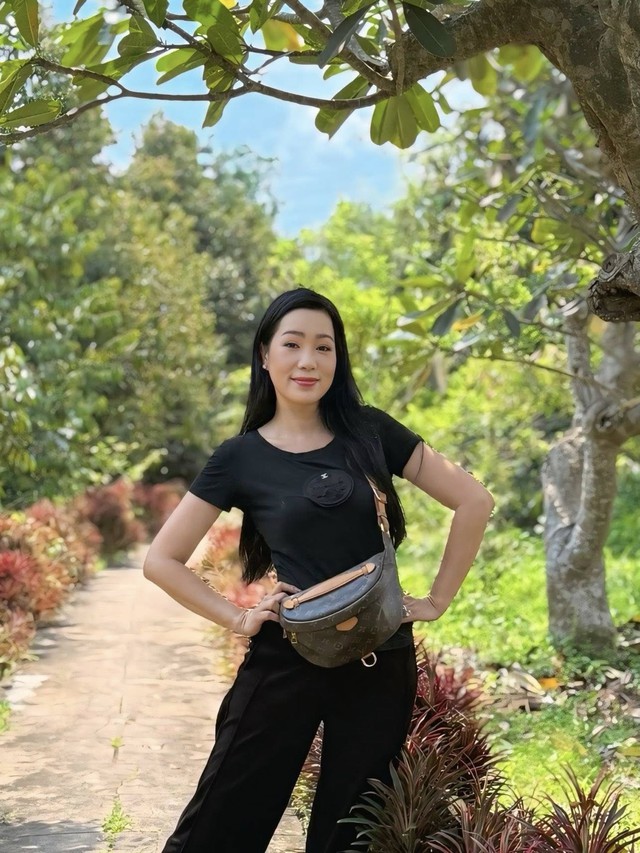31 năm sau cuộc thi Hoa hậu Việt Nam, nữ NSƯT làng kịch phía Nam nhan sắc thay đổi ra sao?- Ảnh 5. 31 năm sau cuộc thi Hoa hậu Việt Nam, nữ NSƯT làng kịch phía Nam nhan sắc thay đổi ra sao?- Ảnh 5.