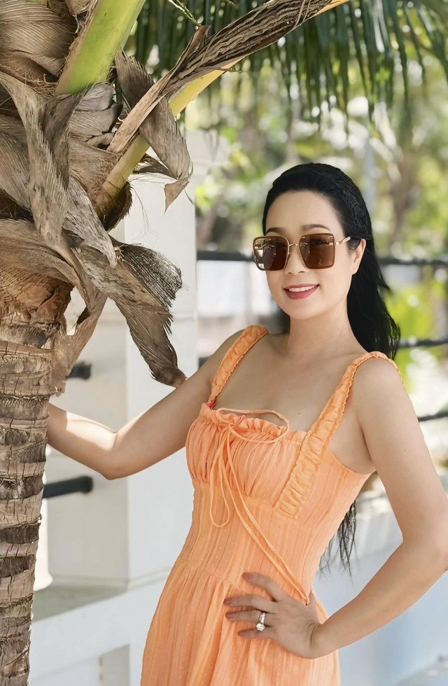 31 năm sau cuộc thi Hoa hậu Việt Nam, nữ NSƯT làng kịch phía Nam nhan sắc thay đổi ra sao?- Ảnh 10. 31 năm sau cuộc thi Hoa hậu Việt Nam, nữ NSƯT làng kịch phía Nam nhan sắc thay đổi ra sao?- Ảnh 10.
