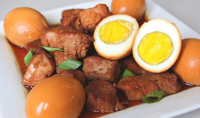 Cách làm thịt kho trứng chỉ 30 phút thơm ngon khó cưỡng - Ảnh 3. Cách làm thịt kho trứng chỉ 30 phút thơm ngon khó cưỡng - Ảnh 3.