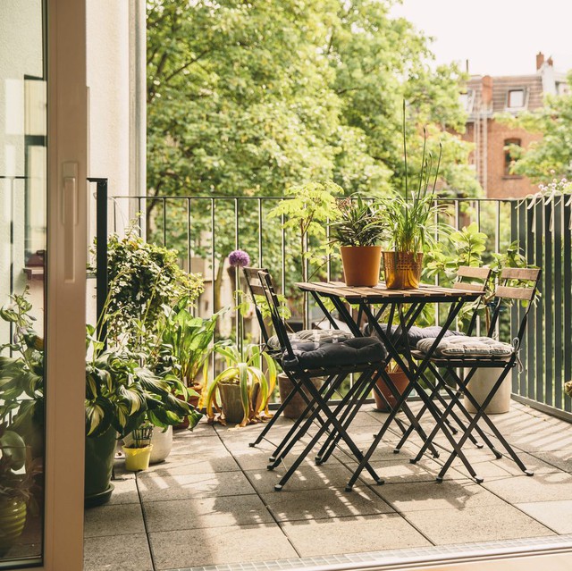 balcony-ideas-balcony-garden-1595599484-17488493773921454014546.jpeg