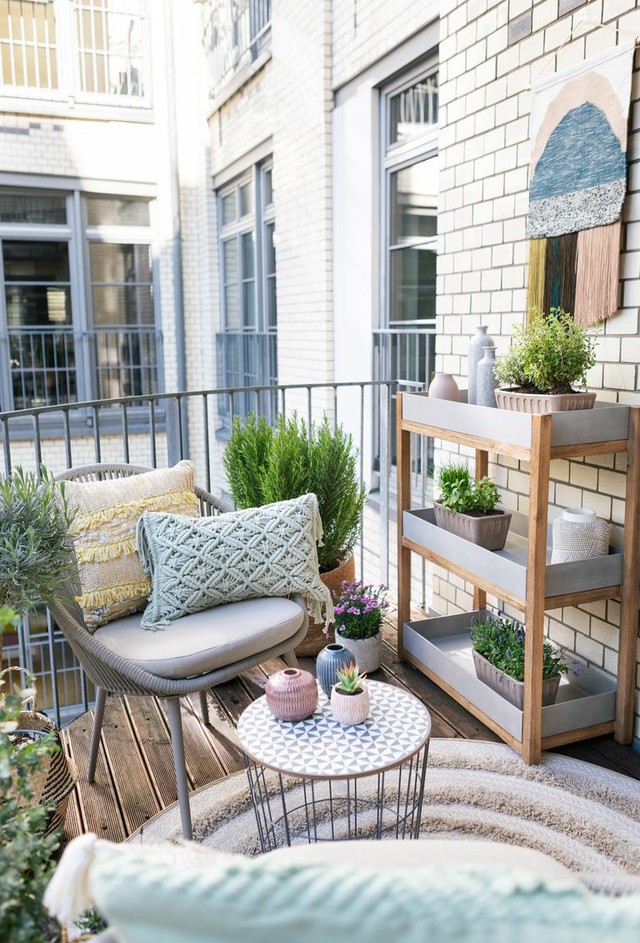 balcony-ideas-wayfair-jpg-1595590329-17488495094211262016743.jpeg