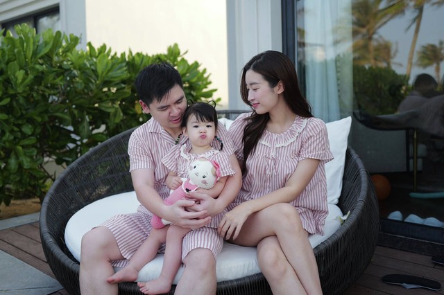 Khác với Á hậu Phương Nhi, 2 Hoa hậu Việt Nam này lấy chồng hào môn vẫn tích cực xuất hiện trên mạng xã hội- Ảnh 11. Khác với Á hậu Phương Nhi, 2 Hoa hậu Việt Nam này lấy chồng hào môn vẫn tích cực xuất hiện trên mạng xã hội- Ảnh 11.