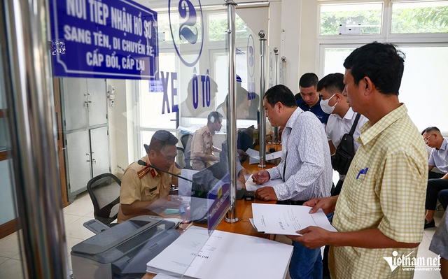 Quy trình đổi chứng nhận đăng ký xe, biển số xe mới nhất năm 2025- Ảnh 2. Quy trình đổi chứng nhận đăng ký xe, biển số xe mới nhất năm 2025- Ảnh 2.