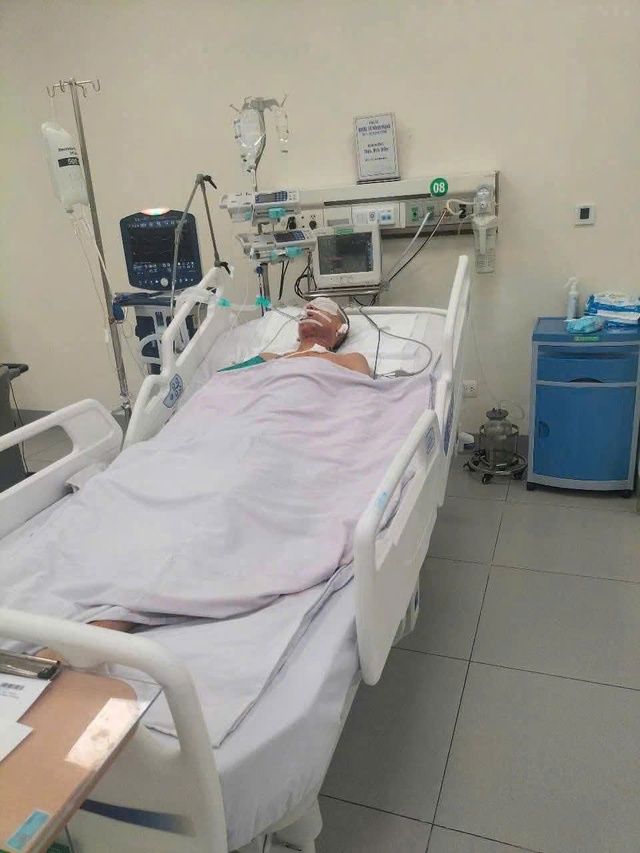 MS 1014: Sự sống mong manh của nam sinh lớp 12 bị sét đánh nguy kịch khi đi phụ mẹ ngoài đồng - Ảnh 3. MS 1014: Sự sống mong manh của nam sinh lớp 12 bị sét đánh nguy kịch khi đi phụ mẹ ngoài đồng - Ảnh 3.