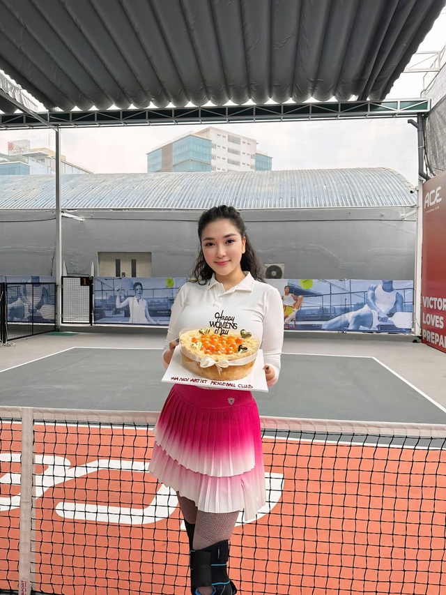 Hoa hậu Việt Nam quê Hải Phòng không ham hào quang showbiz, mê ngành báo chí- Ảnh 8. Hoa hậu Việt Nam quê Hải Phòng không ham hào quang showbiz, mê ngành báo chí- Ảnh 8.