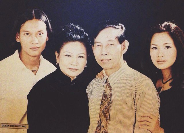 Mẹ ruột một nữ NSND làng nhạc: Thời trẻ nức tiếng tài sắc, U90 vẫn trẻ đẹp kinh ngạc- Ảnh 3. Mẹ ruột một nữ NSND làng nhạc: Thời trẻ nức tiếng tài sắc, U90 vẫn trẻ đẹp kinh ngạc- Ảnh 3.