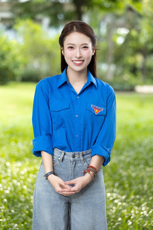 Hoa hậu quê Cao Bằng, MC Khánh Vy và dàn sao Việt 'tiếp sức mùa thi' 2025- Ảnh 2. Hoa hậu quê Cao Bằng, MC Khánh Vy và dàn sao Việt 'tiếp sức mùa thi' 2025- Ảnh 2.