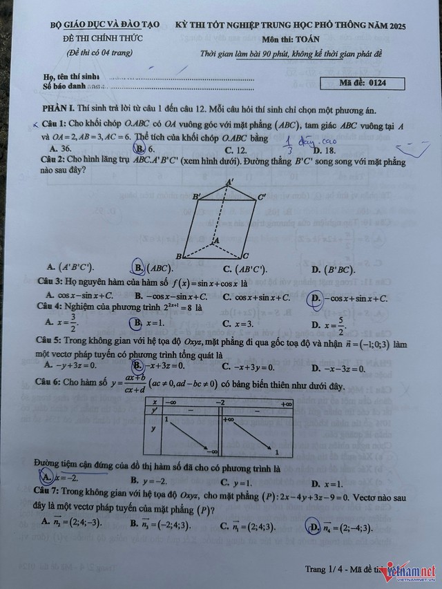 Đề thi môn Toán kỳ thi tốt nghiệp THPT 2025 - Ảnh 3. Đề thi môn Toán kỳ thi tốt nghiệp THPT 2025 - Ảnh 3.