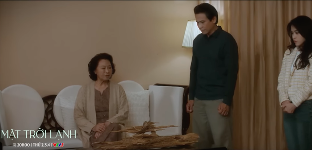 Người đàn bà quyền lực nhất trong 'Mặt trời lạnh', tuổi U90 tích cực đóng phim, từng là 'Hoa khôi màn ảnh' thập niên 1980- Ảnh 10. Người đàn bà quyền lực nhất trong 'Mặt trời lạnh', tuổi U90 tích cực đóng phim, từng là 'Hoa khôi màn ảnh' thập niên 1980- Ảnh 10.