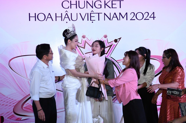 Bố mẹ Hoa hậu Thanh Thủy - Ảnh 2. Bố mẹ Hoa hậu Thanh Thủy - Ảnh 2.