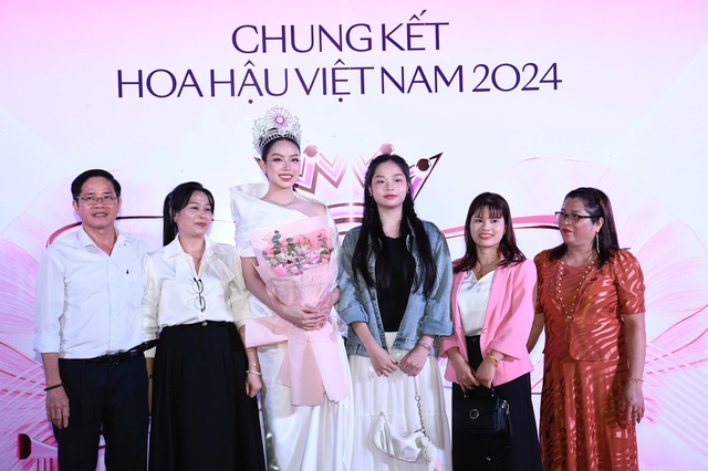 Bố mẹ Hoa hậu Thanh Thủy - Ảnh 3. Bố mẹ Hoa hậu Thanh Thủy - Ảnh 3.