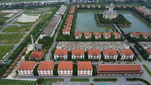 Toàn cảnh Trường Đại học Hà Hoa Tiên ở Hà Nam vừa bị đình chỉ đào tạo - Ảnh 10. Toàn cảnh Trường Đại học Hà Hoa Tiên ở Hà Nam vừa bị đình chỉ đào tạo - Ảnh 10.