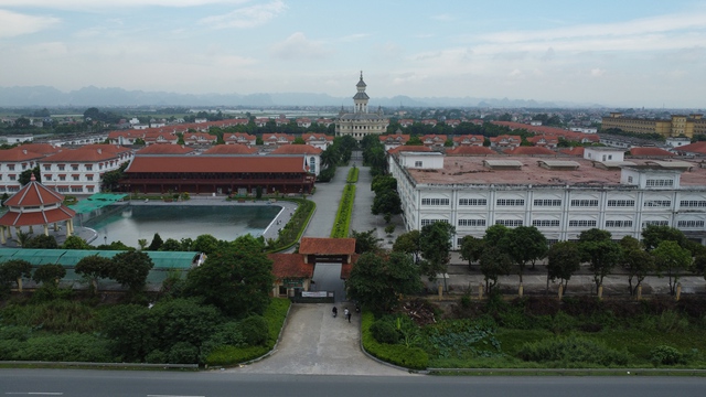Toàn cảnh Trường Đại học Hà Hoa Tiên ở Hà Nam vừa bị đình chỉ đào tạo - Ảnh 1. Toàn cảnh Trường Đại học Hà Hoa Tiên ở Hà Nam vừa bị đình chỉ đào tạo - Ảnh 1.