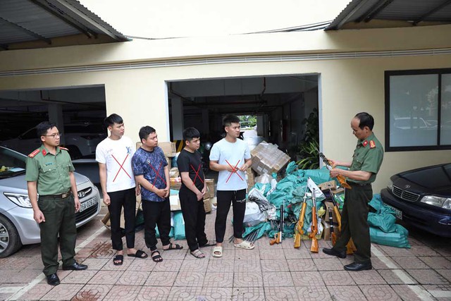 Sơn La: Triệt phá nhóm đối tượng mua bán vũ khí quy mô lớn - Ảnh 1. Sơn La: Triệt phá nhóm đối tượng mua bán vũ khí quy mô lớn - Ảnh 1.