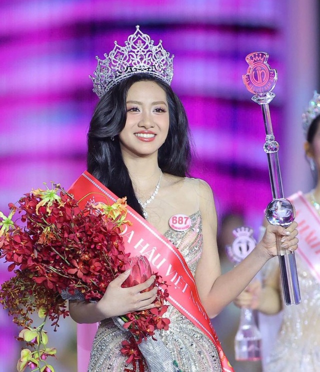 hoa-hau-ha-truc-linh-17510933375371194121771.jpg