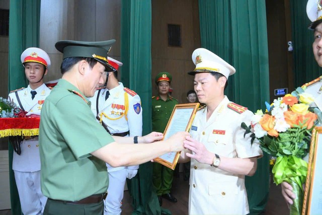 Đại tá Nguyễn Hữu Mạnh giữ chức Giám đốc Công an tỉnh Ninh Bình mới- Ảnh 1. Đại tá Nguyễn Hữu Mạnh giữ chức Giám đốc Công an tỉnh Ninh Bình mới- Ảnh 1.