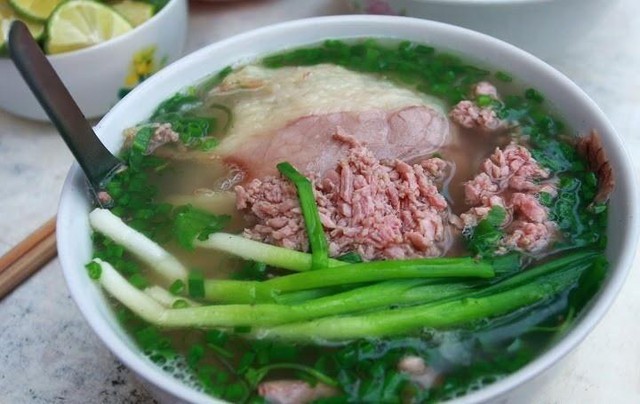 Người phụ nữ 43 tuổi bất ngờ suy gan, suy thận vì 1 sai lầm trong lúc ăn phở mà nhiều người Việt mắc phải- Ảnh 2. Người phụ nữ 43 tuổi bất ngờ suy gan, suy thận vì 1 sai lầm trong lúc ăn phở mà nhiều người Việt mắc phải- Ảnh 2.