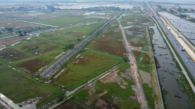 Gần 4 năm thi công, cụm công nghiệp Yên Bằng cạnh tỉnh Ninh Bình mới hiện ra sao? - Ảnh 2. Gần 4 năm thi công, cụm công nghiệp Yên Bằng cạnh tỉnh Ninh Bình mới hiện ra sao? - Ảnh 2.