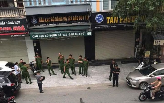Công an khám xét nhà trùm giang hồ Vi ‘ngộ’- Ảnh 1. Công an khám xét nhà trùm giang hồ Vi ‘ngộ’- Ảnh 1.