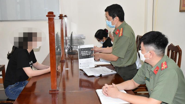 livestream sai sự thật