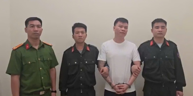 Bắt 'Thu vệ sỹ' về hành vi buôn bán hàng cấm- Ảnh 1. Bắt 'Thu vệ sỹ' về hành vi buôn bán hàng cấm- Ảnh 1.