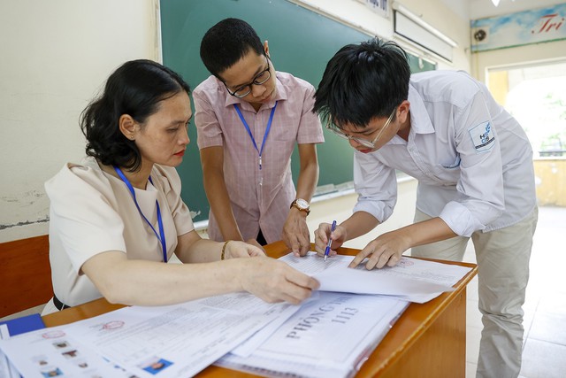 Tin sáng 1/7: Mưa lớn tiếp diễn ở Bắc Bộ; Bộ GD&ĐT 'chốt' thời điểm công bố đáp án các môn thi tốt nghiệp THPT - Ảnh 2. Tin sáng 1/7: Mưa lớn tiếp diễn ở Bắc Bộ; Bộ GD&ĐT 'chốt' thời điểm công bố đáp án các môn thi tốt nghiệp THPT - Ảnh 2.