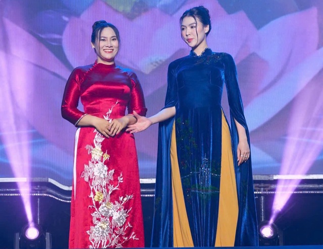 NTK Hương Vải kể chuyện Kinh kỳ - Phố Hiến bằng thời trang- Ảnh 1. NTK Hương Vải kể chuyện Kinh kỳ - Phố Hiến bằng thời trang- Ảnh 1.