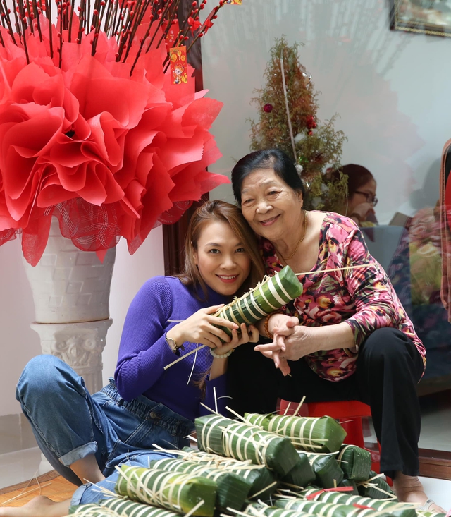 Thân thế kín tiếng của mẹ ruột Mỹ Tâm: Hoa khôi xứ Quảng một thời, tuổi xế chiều an hưởng hạnh phúc- Ảnh 7. Thân thế kín tiếng của mẹ ruột Mỹ Tâm: Hoa khôi xứ Quảng một thời, tuổi xế chiều an hưởng hạnh phúc- Ảnh 7.
